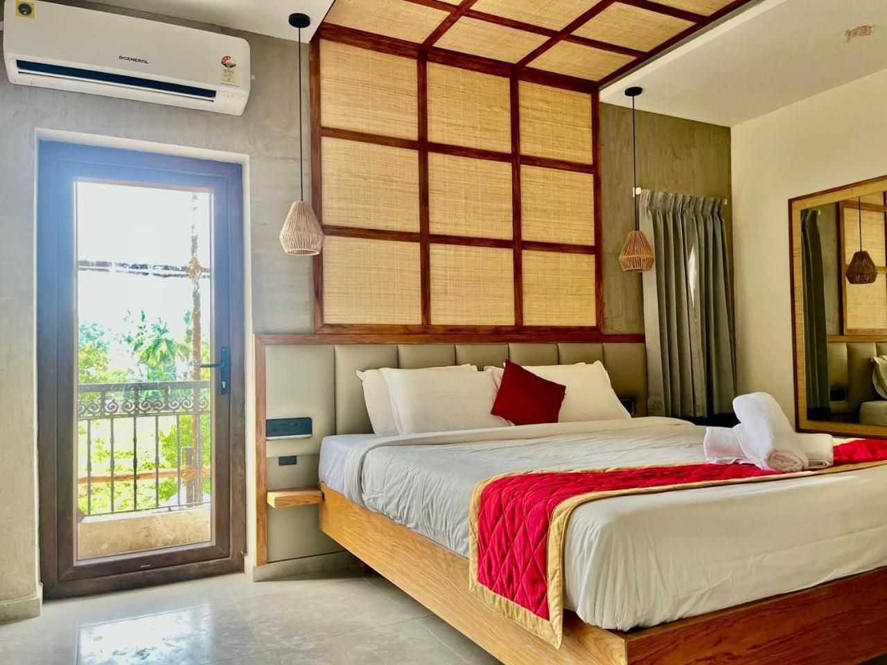 Hotel Castle Manor - Auroville Beach Puduccseri Kültér fotó